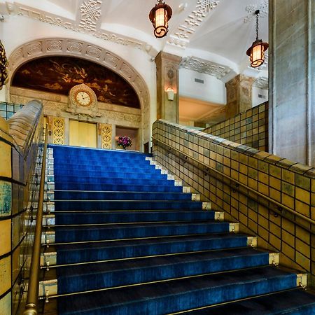 Hotel New Grand Yokohama  Exterior foto The staircase